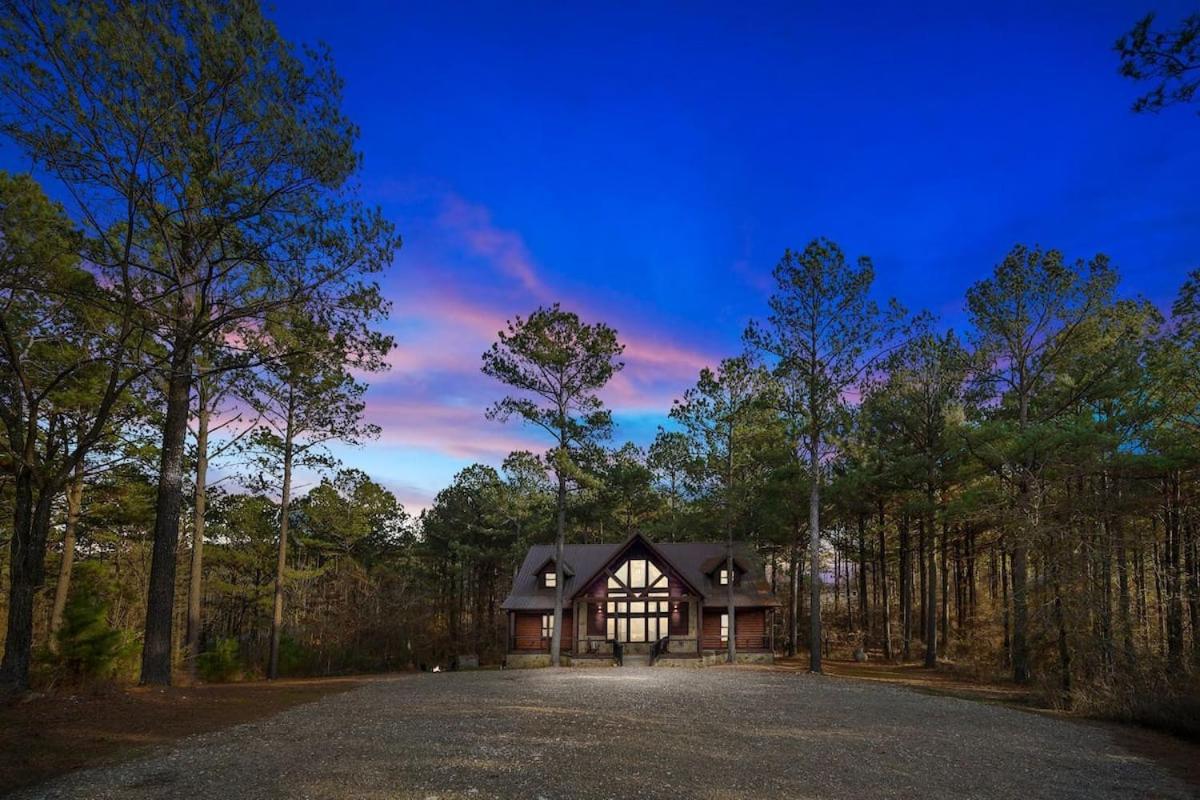 Iron Horse Lodge Sleeps 18, Games, Fire Pit, Hot Tub, Ev, More Broken Bow Eksteriør billede