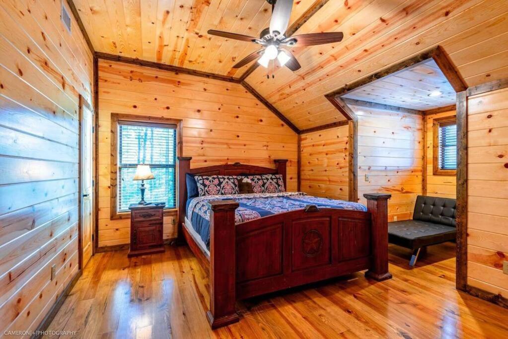 Iron Horse Lodge Sleeps 18, Games, Fire Pit, Hot Tub, Ev, More Broken Bow Eksteriør billede