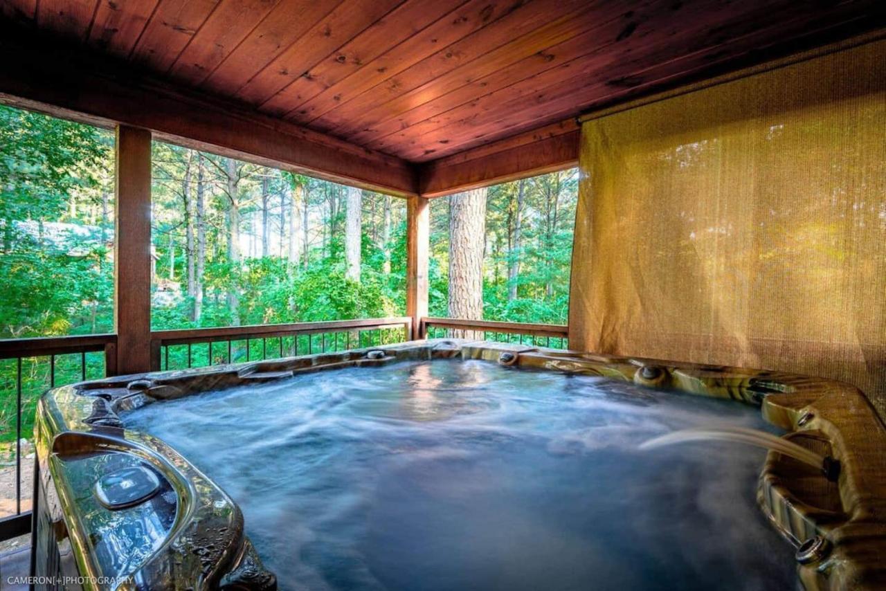 Iron Horse Lodge Sleeps 18, Games, Fire Pit, Hot Tub, Ev, More Broken Bow Eksteriør billede