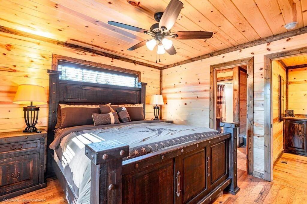 Iron Horse Lodge Sleeps 18, Games, Fire Pit, Hot Tub, Ev, More Broken Bow Eksteriør billede