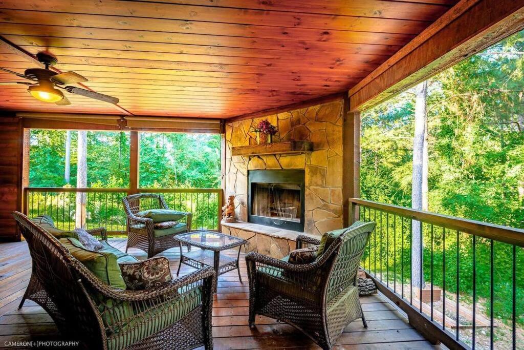 Iron Horse Lodge Sleeps 18, Games, Fire Pit, Hot Tub, Ev, More Broken Bow Eksteriør billede