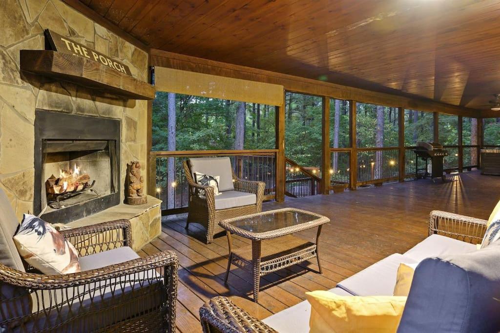 Iron Horse Lodge Sleeps 18, Games, Fire Pit, Hot Tub, Ev, More Broken Bow Eksteriør billede